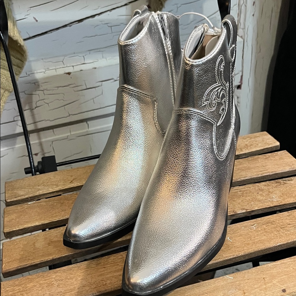 Old Navy Silver Western Ankle Boots